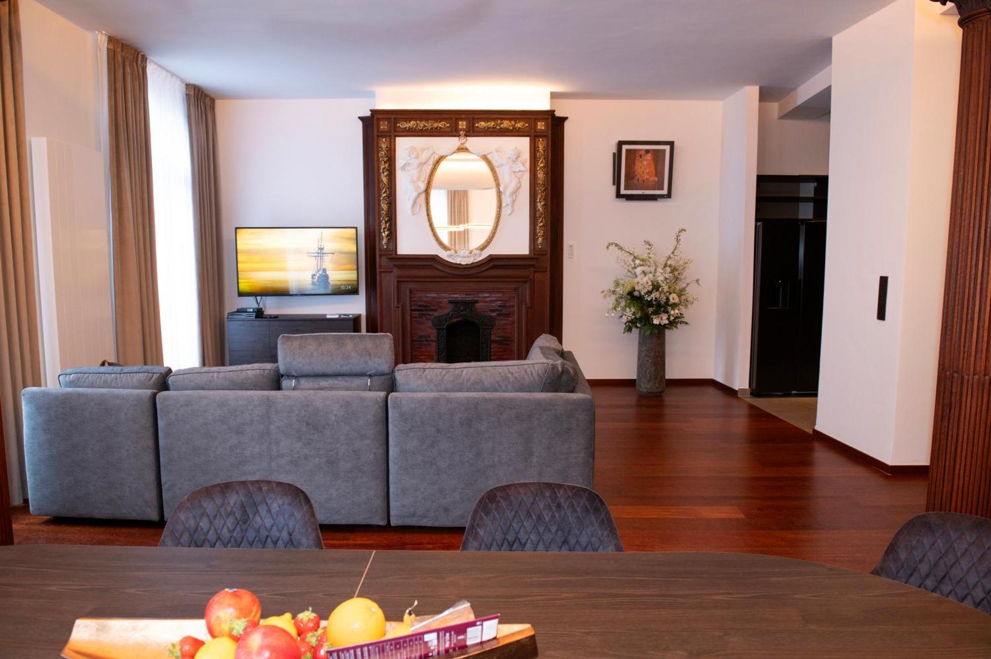 Botanique Suites Airbnb, Antwerp Exterior photo